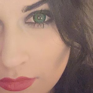 Meet your Posher, Victoria